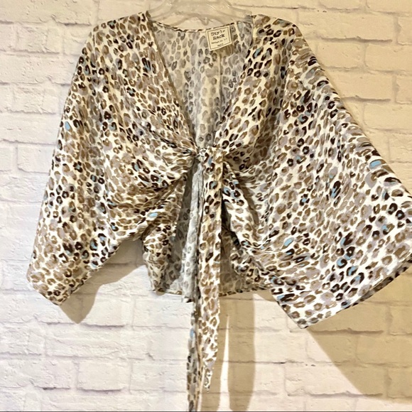 NEW Leopard Wrap Top - Picture 4 of 15